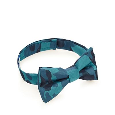 Boy's blue camouflage bow tie
